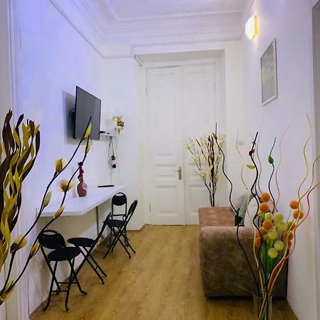 Apartament Old Yard Apartment Tbilisi Bagian luar foto