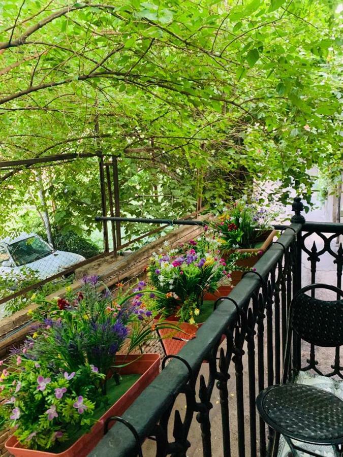 Apartament Old Yard Apartment Tbilisi Bagian luar foto